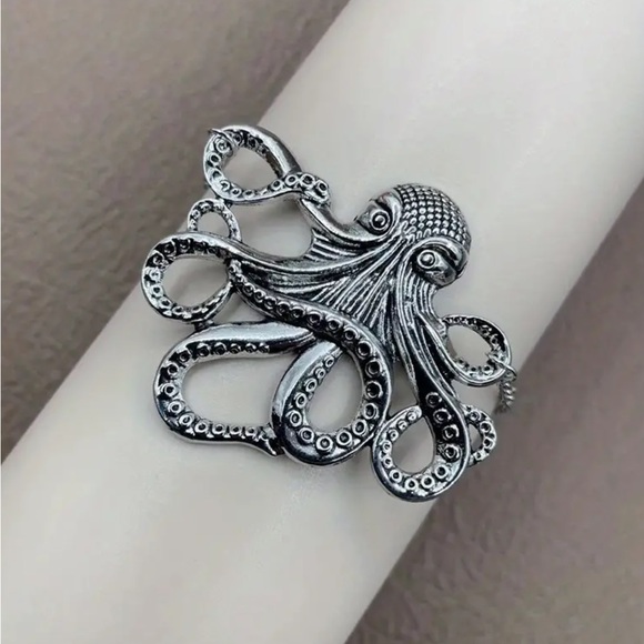Jewelry - Octopus Silver Tone Bracelet NWT